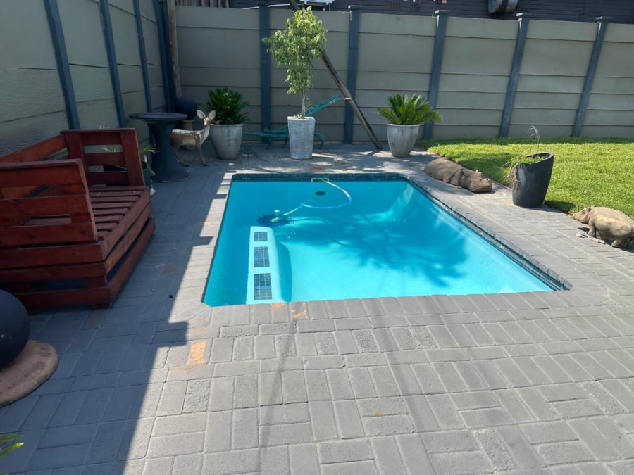 4 Bedroom Property for Sale in Rustenburg Central North West